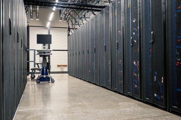 Telecommunications & IT